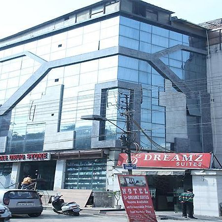Dreamz Suites Új-Delhi Kültér fotó